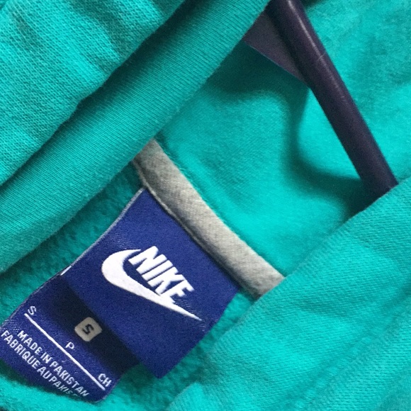 women’s blue- green nike sweatshirt(used) - Picture 5 of 5